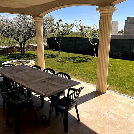 Saint-Laurent D'Aigouze : Appartement Avec Jardin Exterior foto